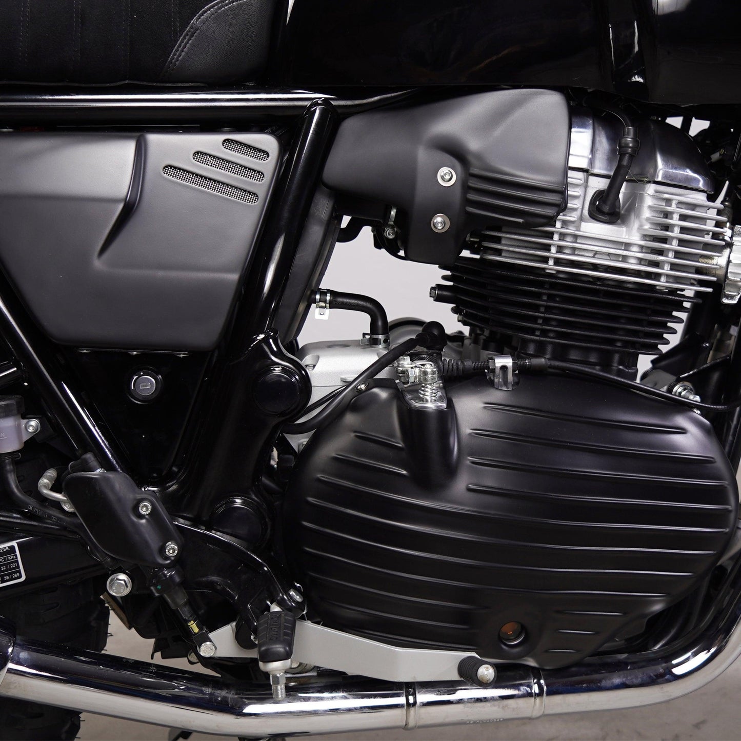 Stylish Air Deflectors for Royal Enfield Interceptor 650 and Continental GT 650, enhancing heat protection and riding comfort