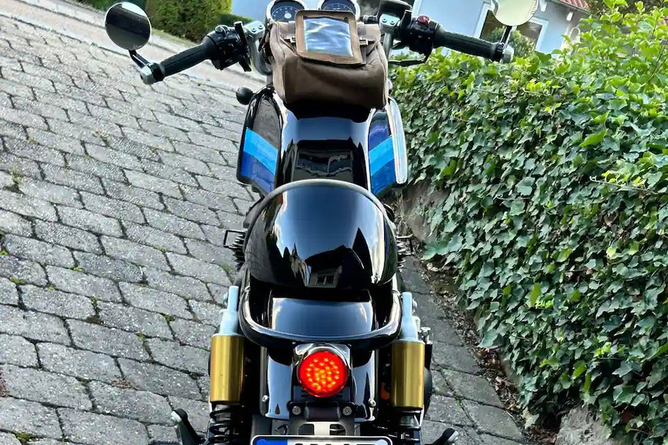 Royal Enfield Continental GT 650 in France fitted with GT 650 & Interceptor 650 Rear Loop Frame Cover, Interceptor 650 Tail Tidy & GT 650 Tail Light Kit – E-mark / CE, Royal Enfield Wiring Adapter for Aftermarket Tail Lights – GT 650, Interceptor 650, Bear 650 & Hunter 350