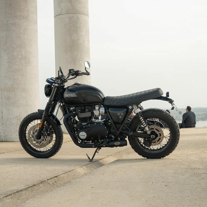 Rear Mudguard with Integrated Tail Light & Plate Holder — Triumph Bonneville T100 / T120 (2016+)