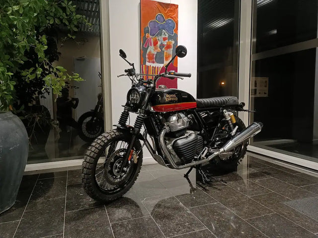 Lee.K's Royal Enfield Interceptor 650 in South Korea fitted with LED Headlight Cowl for Interceptor 650, Interceptor 650 & GT 650 Front Indicator Brackets for M8/M10 Turn Signals, Interceptor 650 Tail Tidy & GT 650 Tail Light Kit – E-mark / CE
