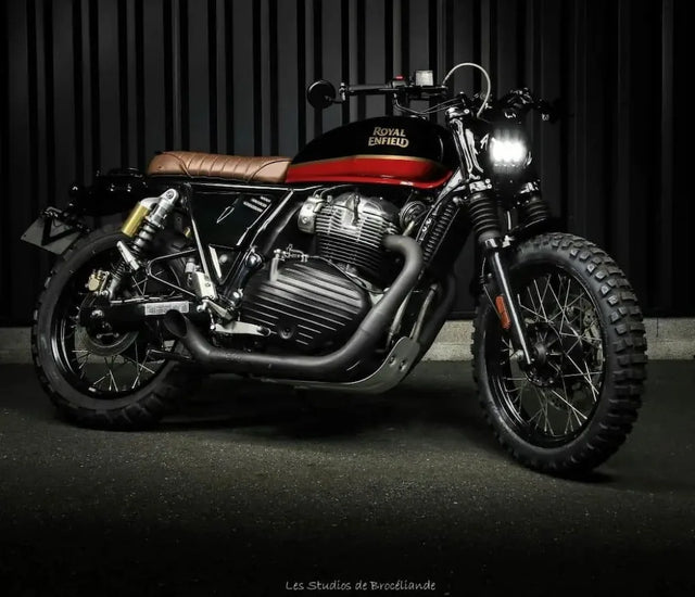 Rv Workshop's Royal Enfield Interceptor 650 in France fitted with Interceptor 650 Modular Seat Kit – Solo & Duo Setup for GT 650, Interceptor 650 Tail Tidy & GT 650 Tail Light Kit – E-mark / CE, Interceptor 650 & GT 650 Engine Covers
