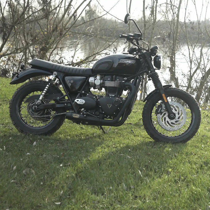 Low-mounted Triumph short front mudguard installed using the original front mudguard support