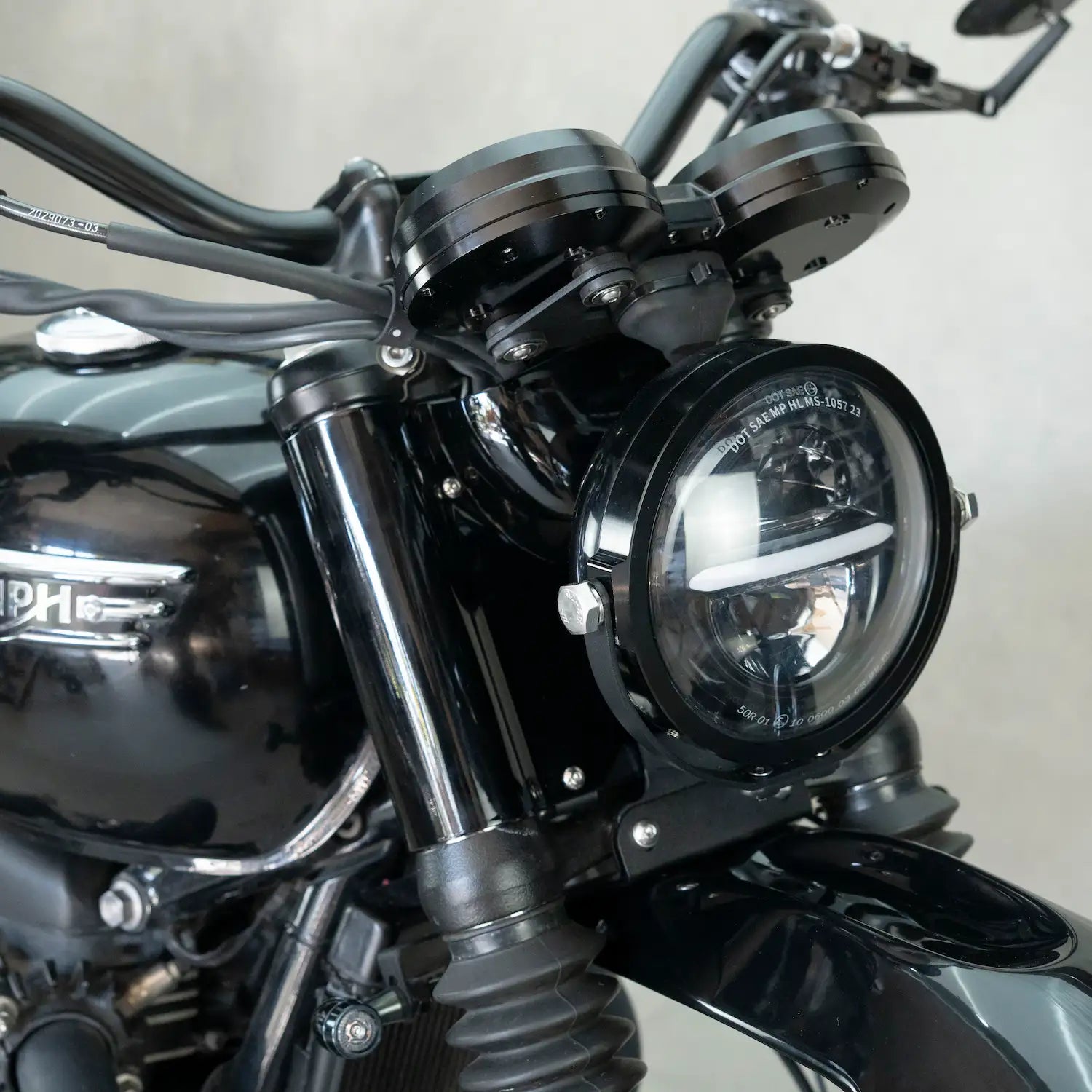 5.75インチLEDバイクヘッドライトブラケット | Bonvent