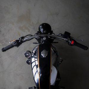 Chromed steel handlebar with scrambler design. Durable and rust-resistant