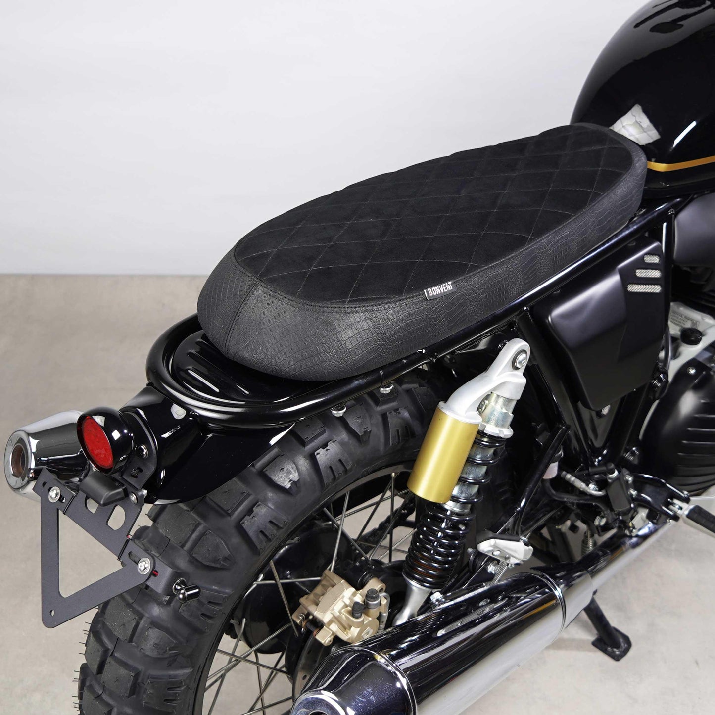 Diamonds Croco Seat Classic Flat for Royal Enfield Continental GT 650. Stylish custom parts