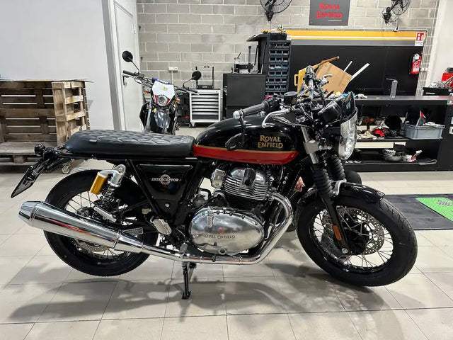 Royal Enfield Interceptor 650 in Netherland fitted with Flat Seat for Interceptor 650 & GT 650, Interceptor 650 Tail Tidy & GT 650 Tail Light Kit – E-mark / CE, GT 650 & Interceptor 650 Rear Loop Frame Cover