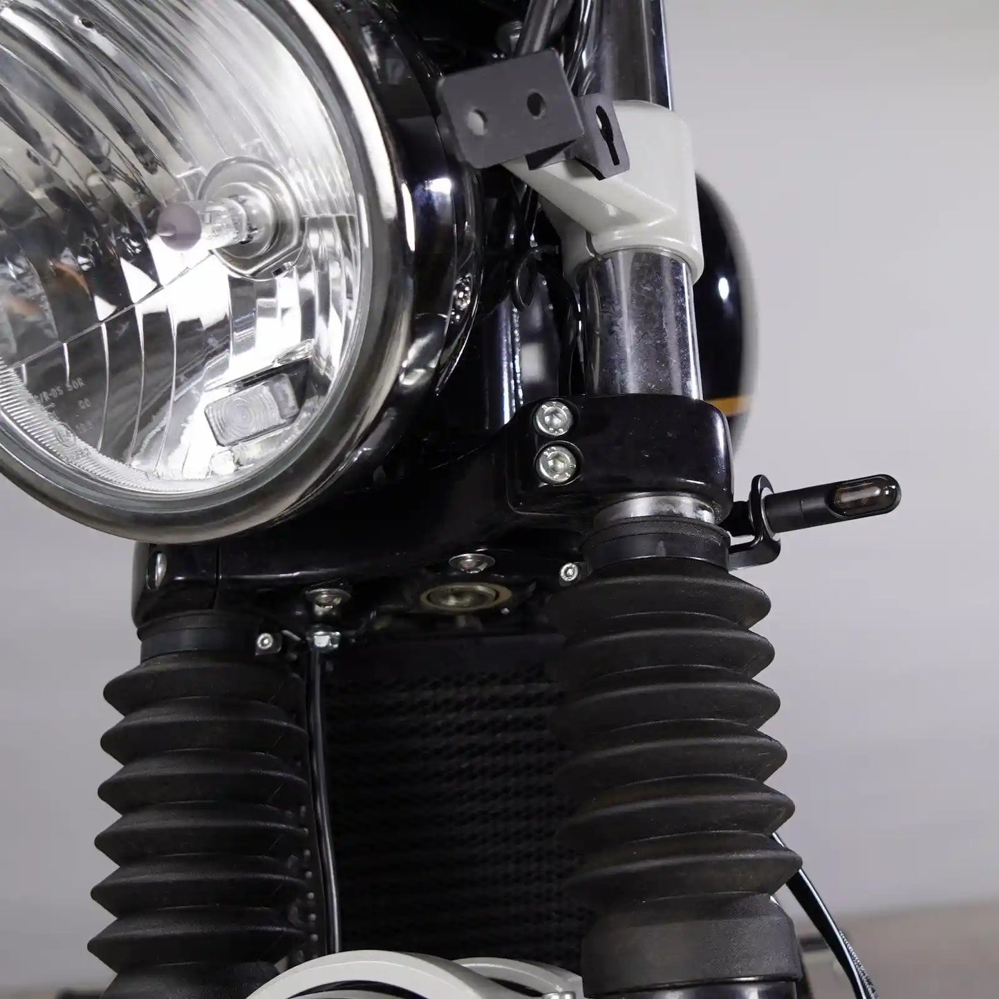 Handmade front indicator brackets for Royal Enfield Interceptor 650