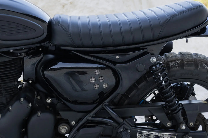 Bonvent flat seat with tubular frame-style panels fitted to a Royal Enfield Hunter 350