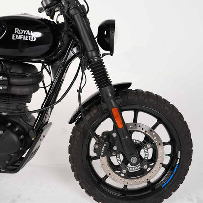 Short front mudguard installed on Royal Enfield Hunter 350, front wheel view with scrambler setup