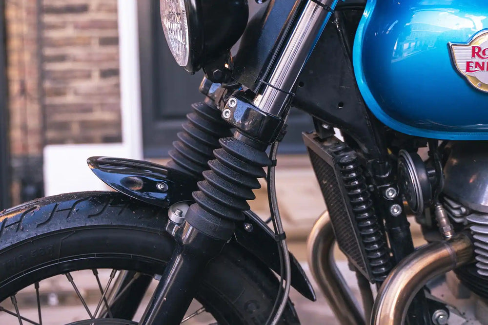 Bonvent short front mudguard fitted over the original Interceptor 650 fork brace