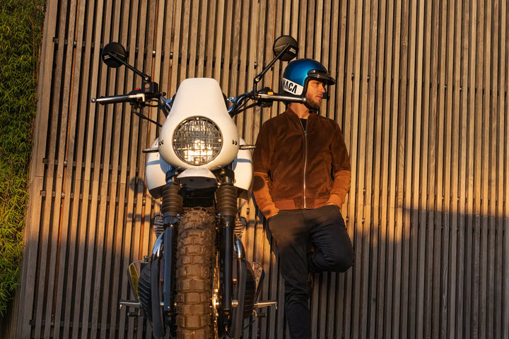 Front view of Royal Enfield Interceptor 650 Dakar build with Bonvent headlight cowl and high front mudguard