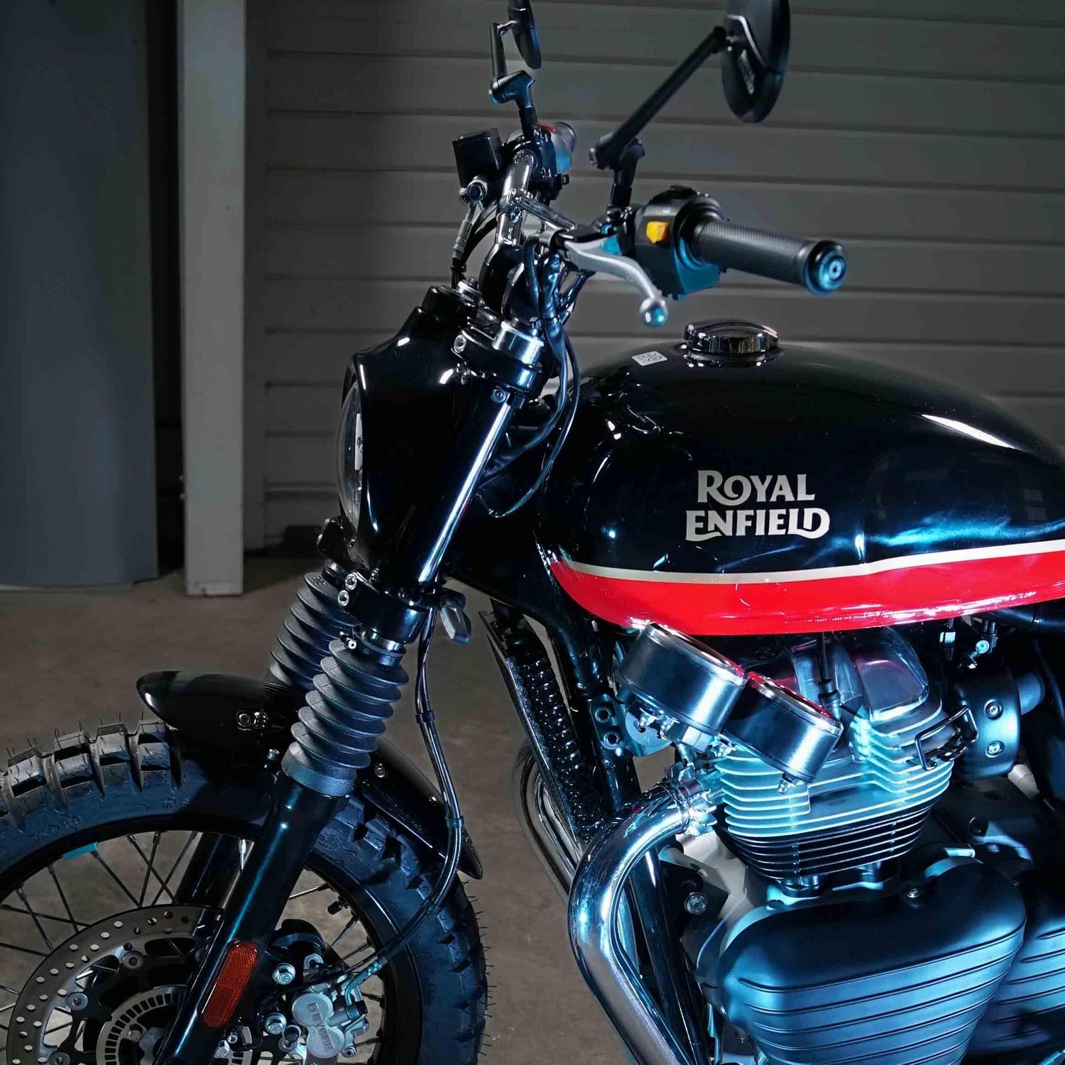 Reinforced composite front mudguard for Royal Enfield 650