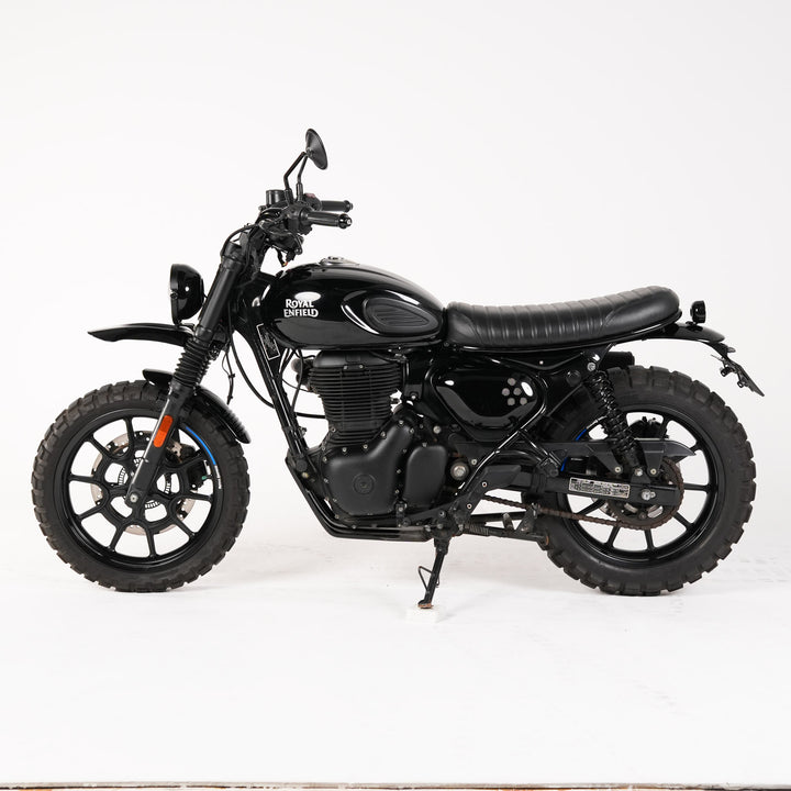 Royal Enfield Hunter 350 custom build with mini LED headlight and flat seat