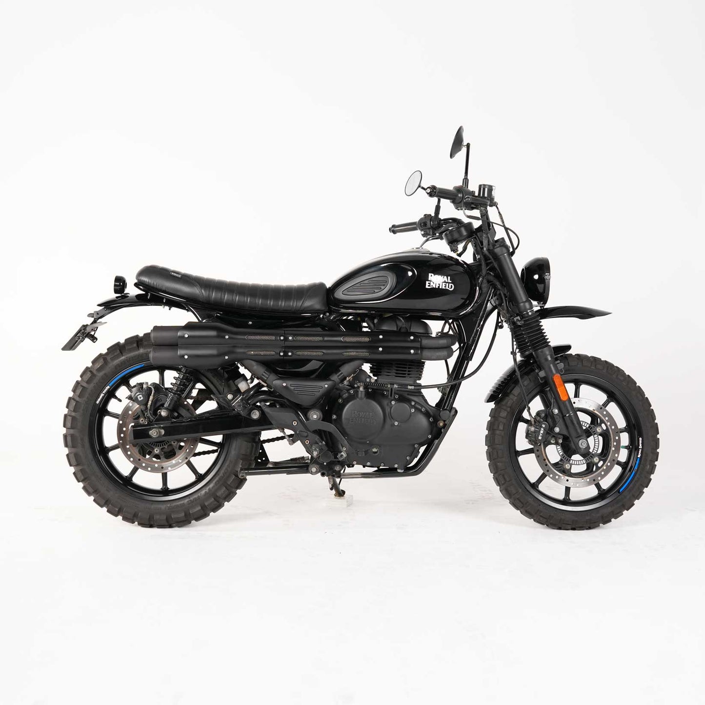 Royal Enfield Hunter 350 side view with high scrambler front fender