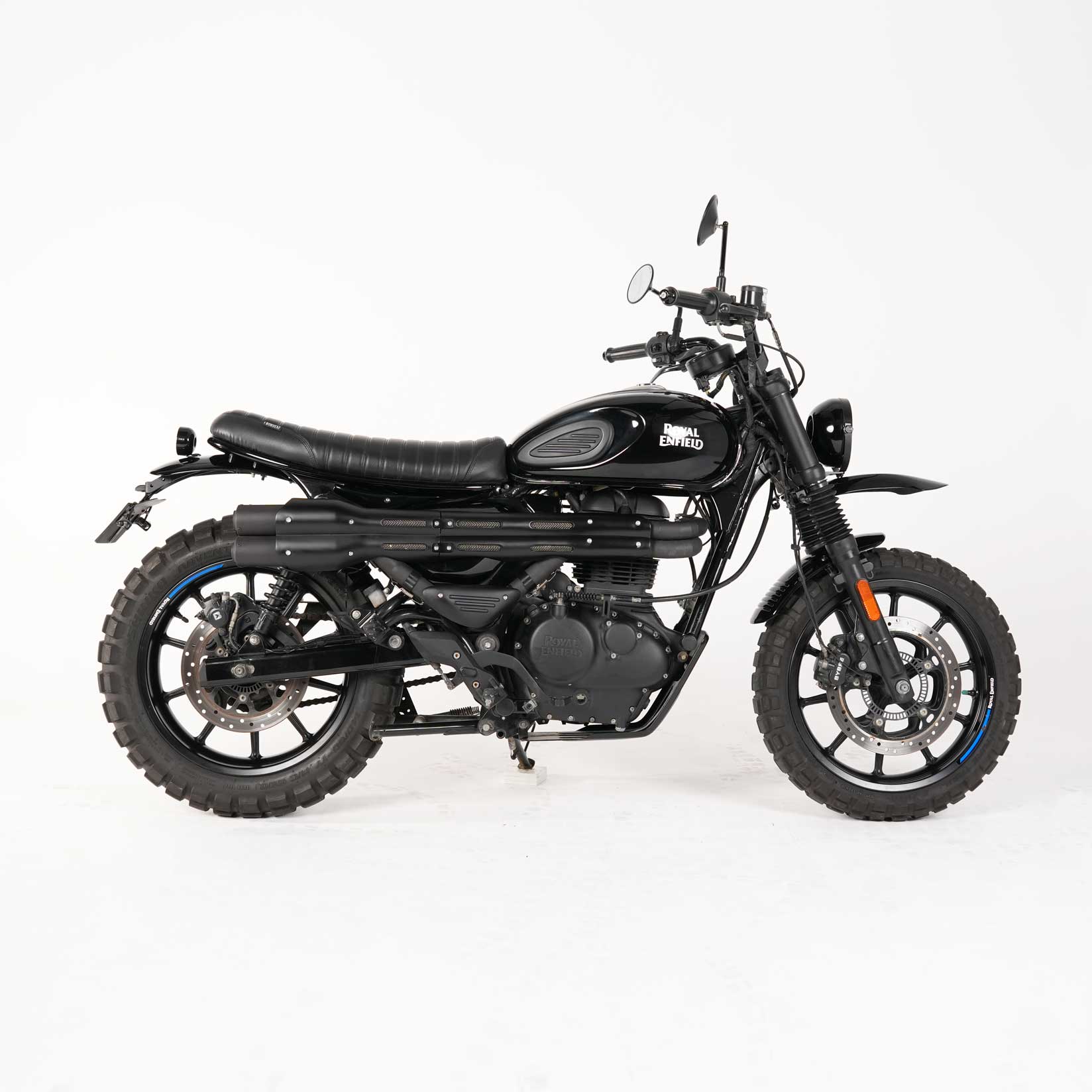 Royal Enfield Hunter 350 side view with high scrambler front fender