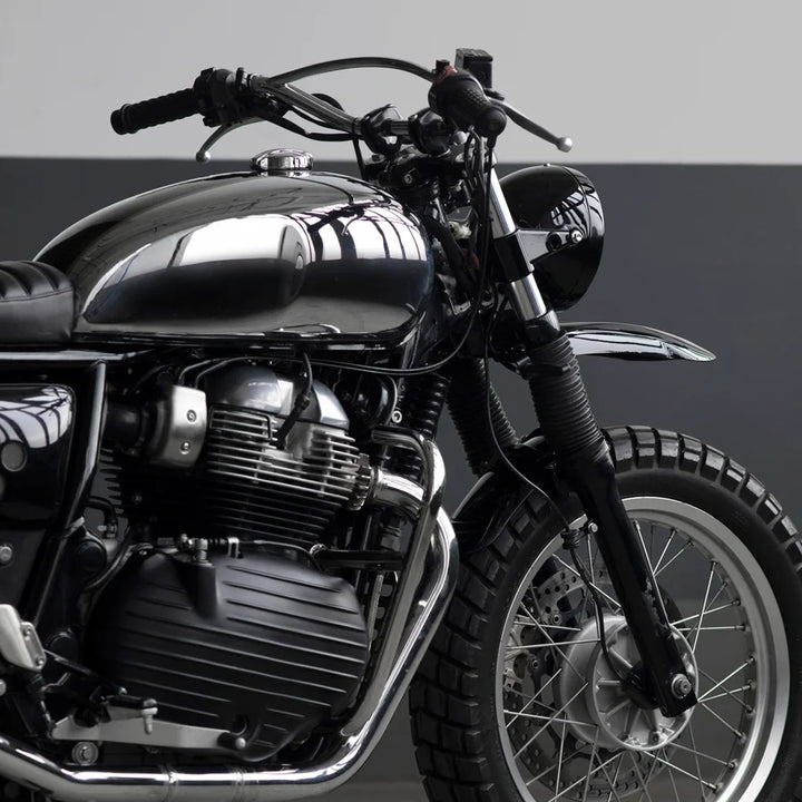 Wide 22mm scrambler handlebar with chrome finish