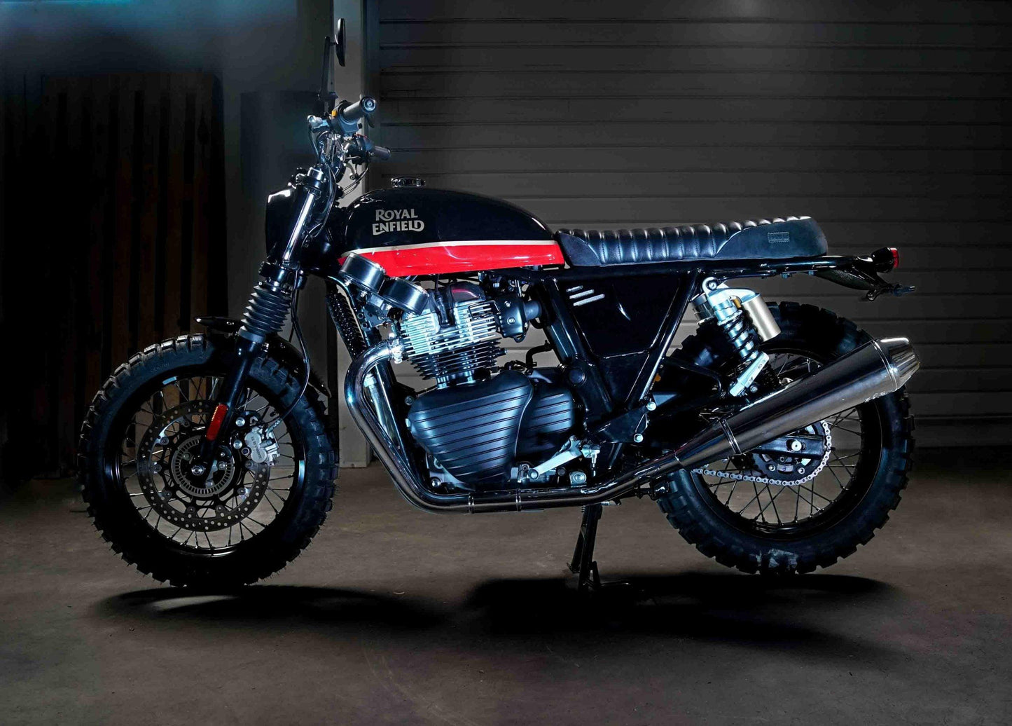 Royal Enfield Street Scrambler Side Covers with a vintage look