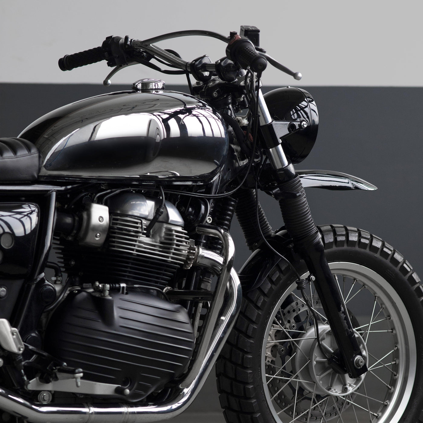 Royal Enfield Interceptor 650 custom build with Bonvent engine covers and black fuel tank