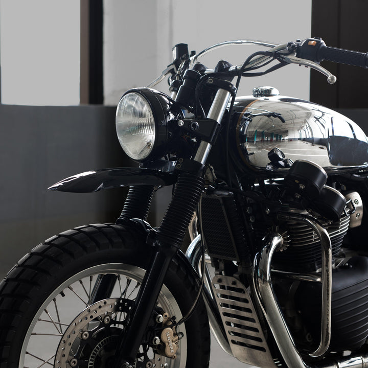 Royal Enfield 650 cockpit with scrambler handlebar and speedometer relocation