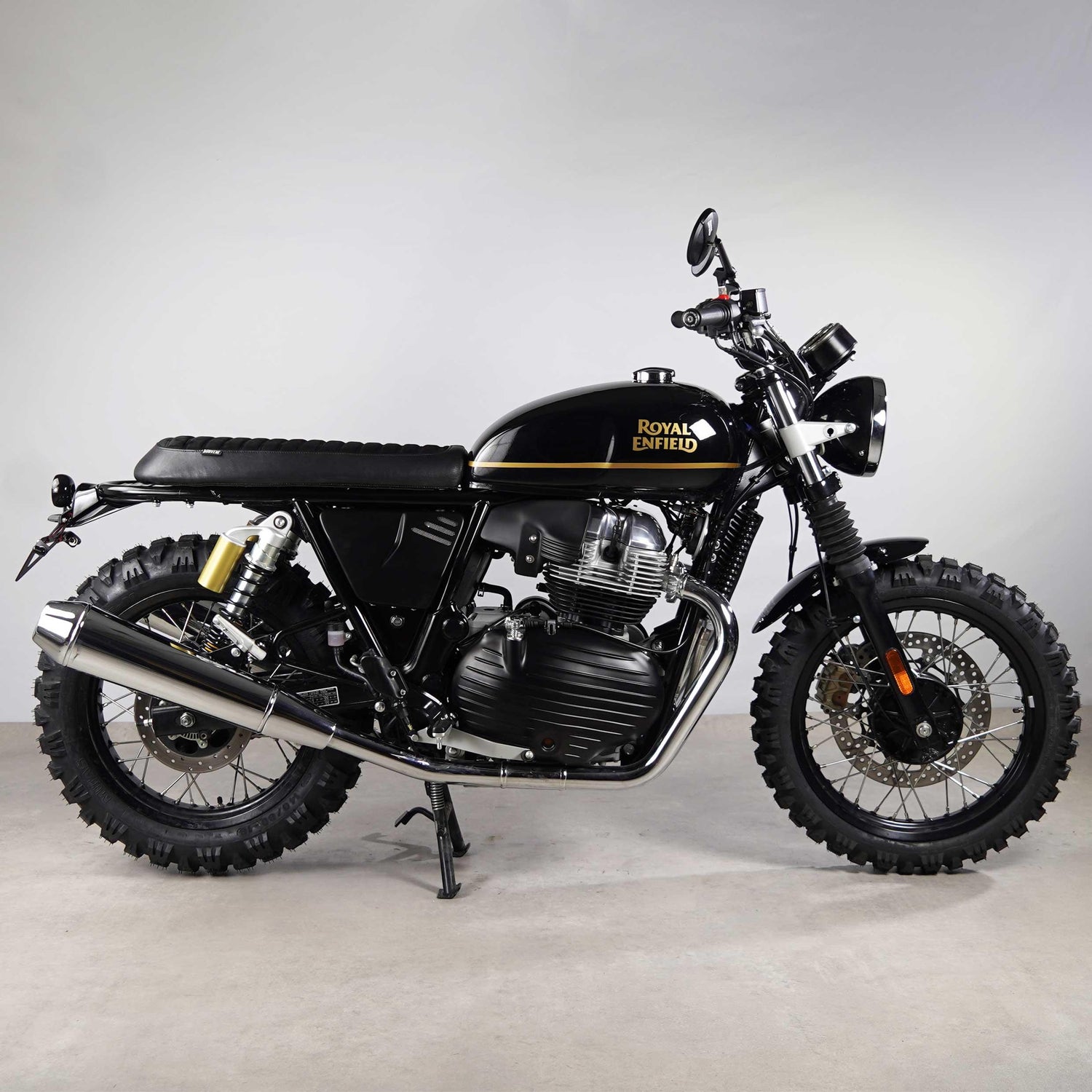 Black suede Flat Scrambler Seat on Royal Enfield Interceptor 650