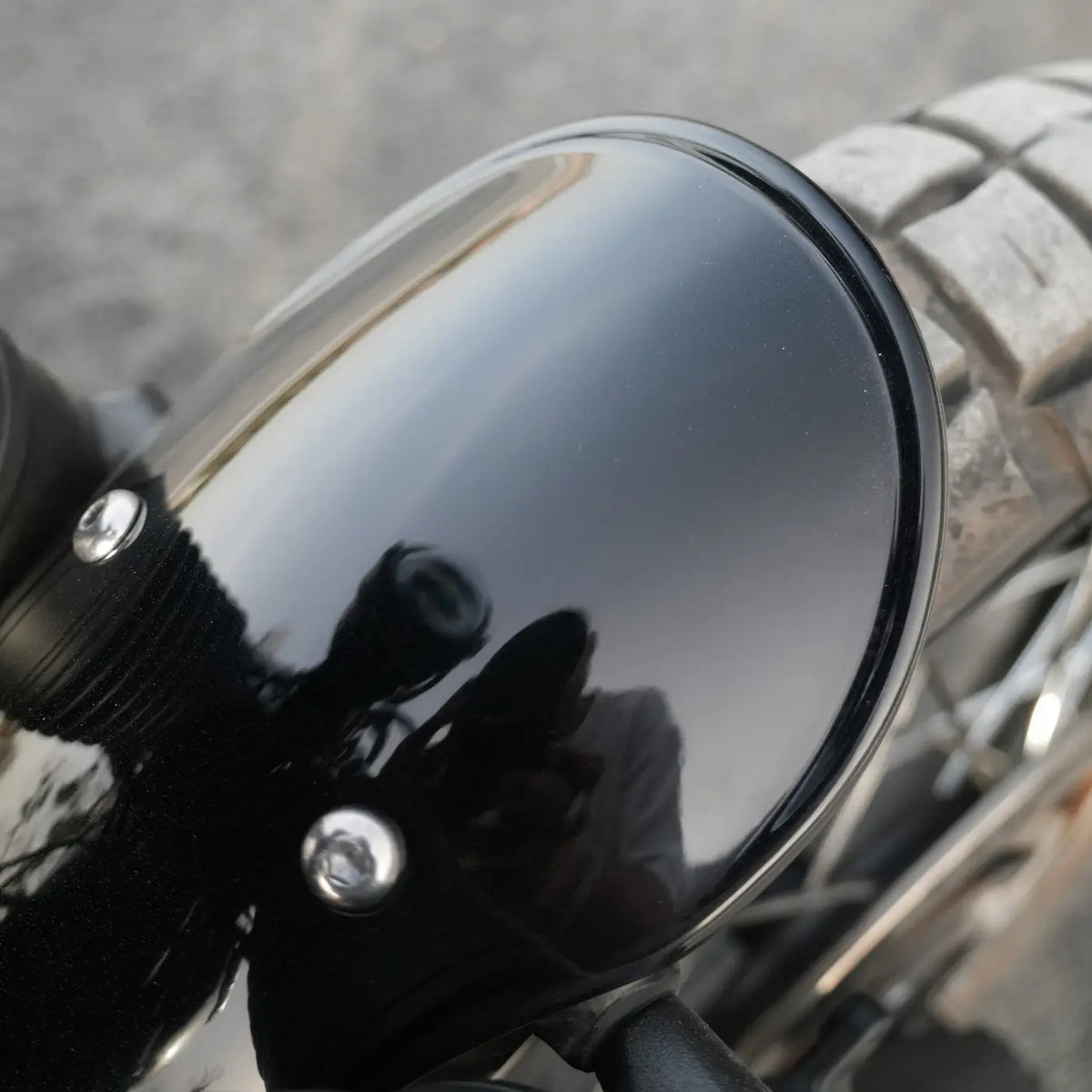 Close-up of a hand-finished Bonvent Triumph front mudguard with automotive paintwork