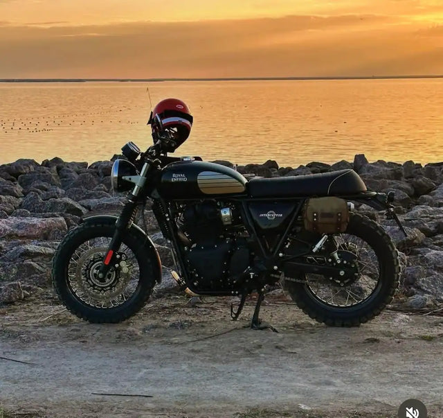 Wheels on waves's Royal Enfield Interceptor 650 in Russia fitted with Interceptor 650 Tail Tidy & GT 650 Tail Light Kit – E-mark / CE, Royal Enfield Wiring Adapter for Aftermarket Tail Lights – GT 650, Interceptor 650, Bear 650 & Hunter 350, Interceptor 650 & GT 650 Indicator Adapters – Front or Rear Pair