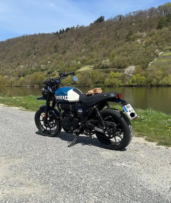 Johnny B's Royal Enfield Hunter 350 in Germany fitted with Hunter 350 Rear Mudguard Kit – Short Rear Fender, High Front Mudguard for Royal Enfield Hunter 350 – Scrambler Front Fender